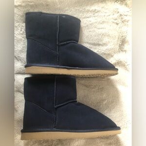 NWOB PA Classic Navy Women's Boots